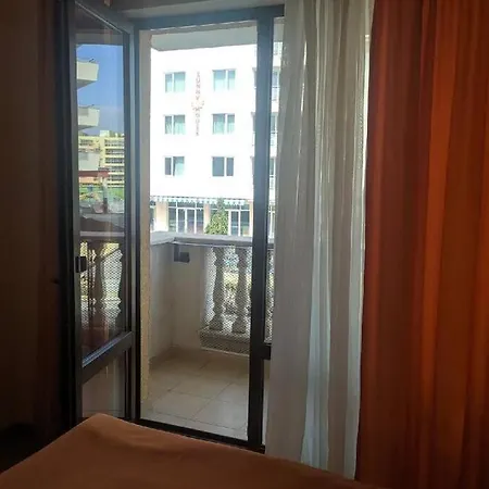 Royal Sun, 6 People, 600 M From The Sea アパート *