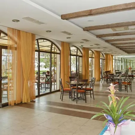 Royal Sun, 6 People, 600 M From The Sea * サニービーチ