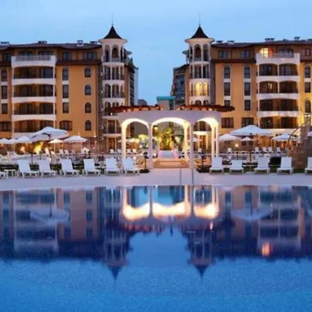 Royal Sun, 6 People, 600 M From The Sea アパート